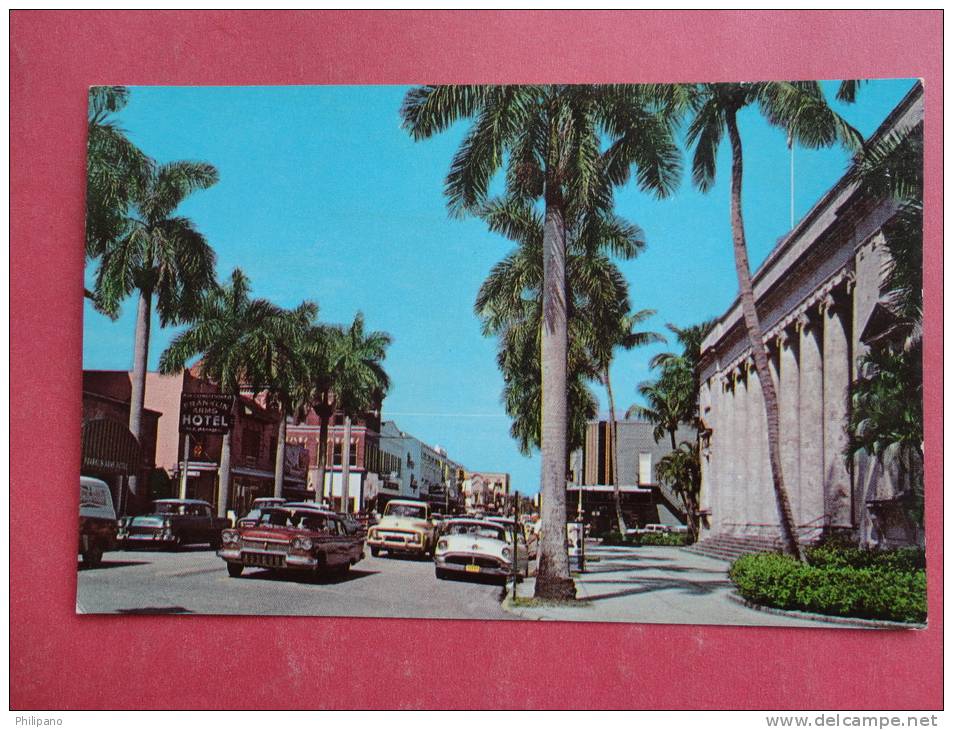 Florida > Fort Myers   First Street  With Classic Autos  ---------- ---------- Ref 859 - Fort Myers