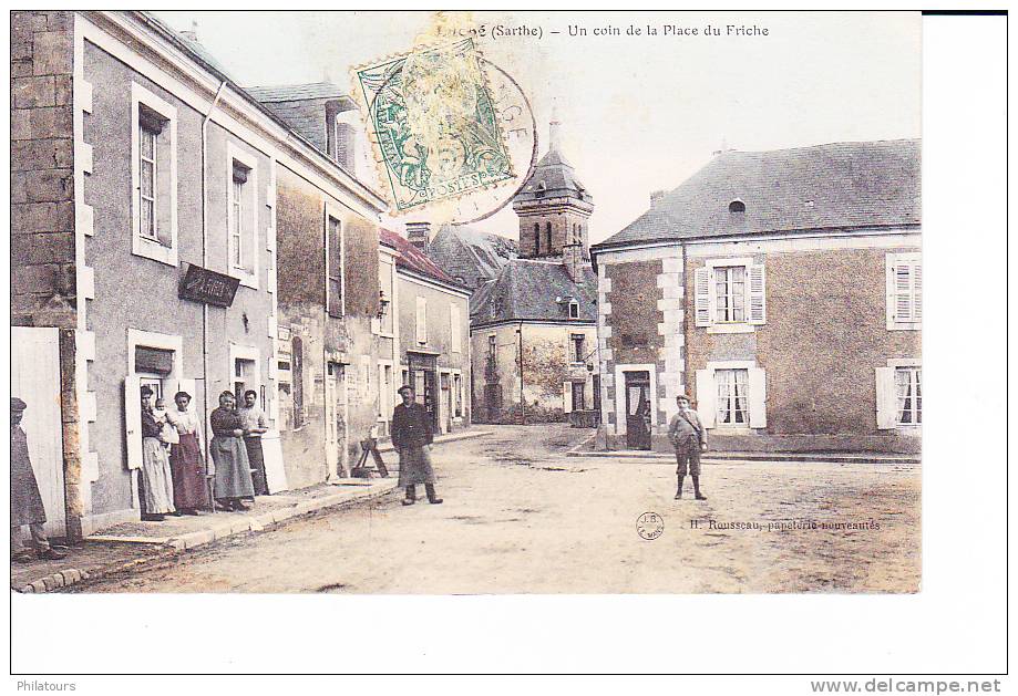 Luché  --  Un Coin De La Place Du Friche - Luche Pringe