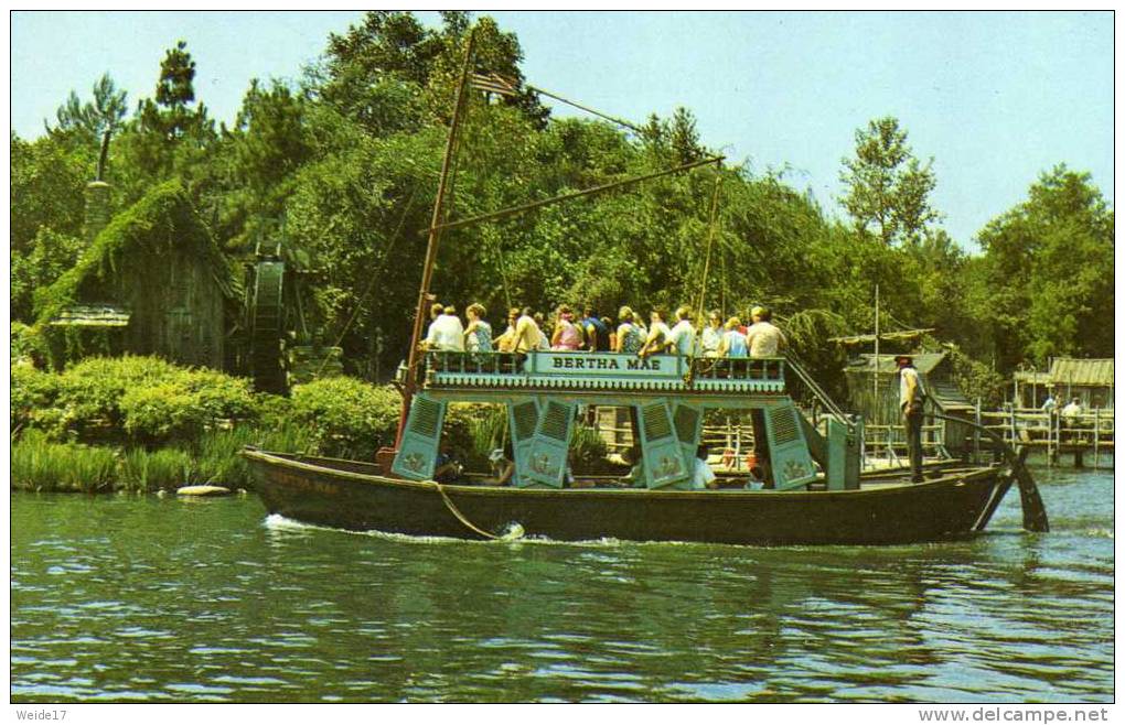 02050 - DISNEYLAND Keel Boat BERTHA MAE In Frontierland - Anaheim