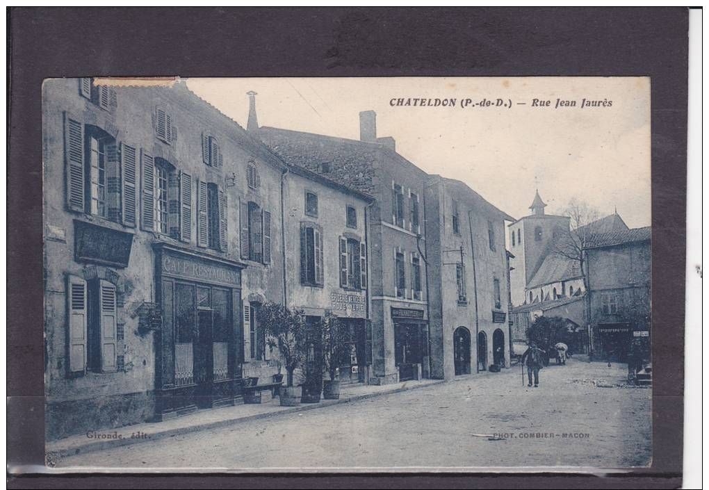 B  63 - CPA  De   CHATELDON  -  Attelage  Agricole  Et  Commerces  Rue  Jean  Jaurès  ( Animée ) - Chateldon