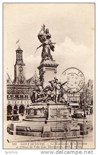 Le Monument De La Defence - St. Quentin En Yvelines