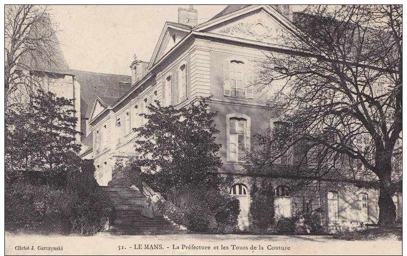 LE MANS La Préfecture Et Les Tours De La Couture - Le Mans