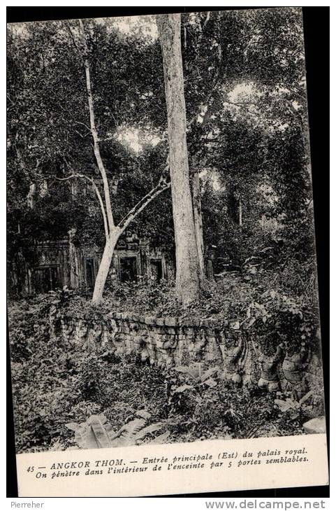 CAMBODGE _ ANGKOR THOM _ ENTREE PRINCIPALE - Cambodja