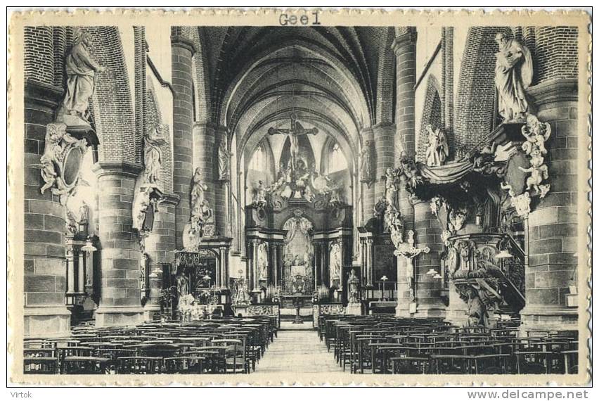 Geel :   Binnenzicht Der St. Amanduskerk - Geel