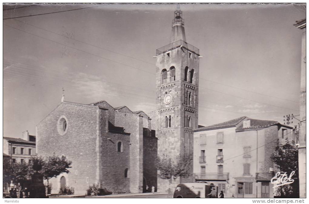 PRADES ( 66 ) La Place De L'église - Prades