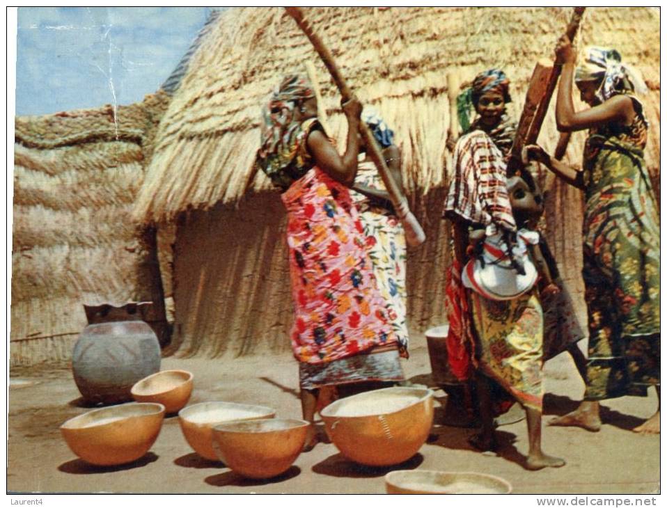 (456) Ghana - African Women Cooking - Pillahge De Manioc - Ghana - Gold Coast