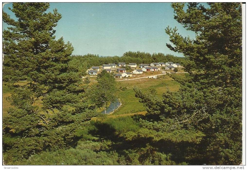 AUMONT-AUBRAC, VILLAGE DE VACANCES - Aumont Aubrac