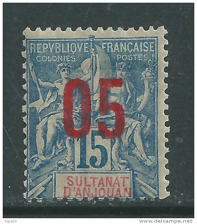 Anjouan N° 22 X Type Groupe Surchargé : 05 Sur  15 C. Bleu, Trace De  Charnière Sinon TB - Other & Unclassified