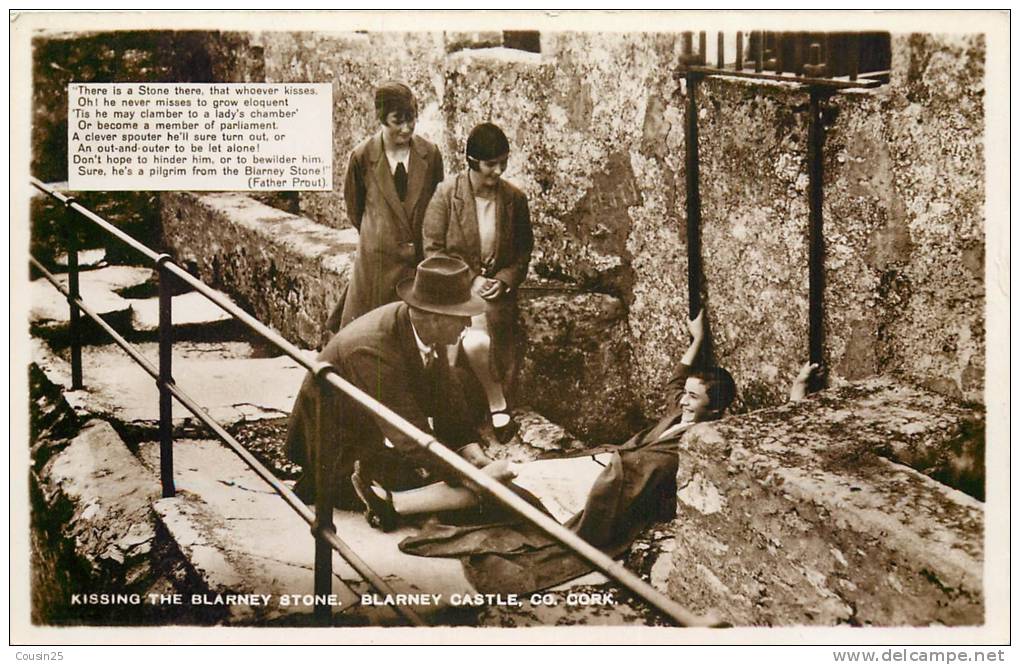 IRLANDE - CORK - Kissing The Blarney Stone - Cork
