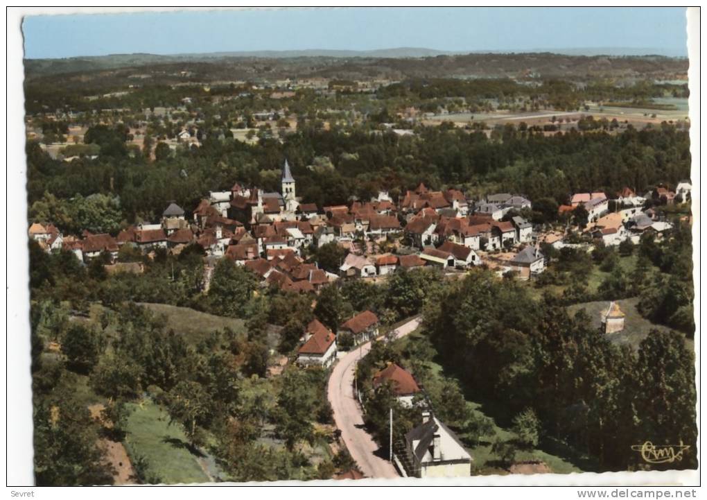 CARENNAC. - Vue Générale Aérienne. CPM Dentelée - Autres & Non Classés