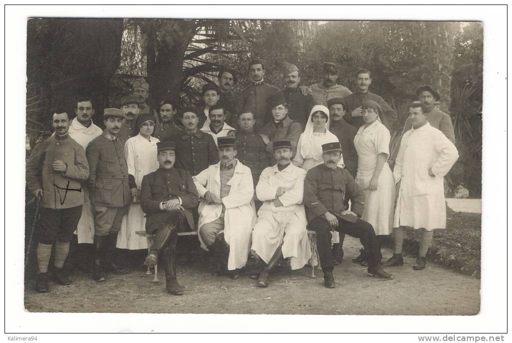 ALPES-MARITIMES  /  NICE  /  GROUPE  DE  MILITAIRES  ( Hôpital Militaire Du Vieux-Nice ) /  CARTE-PHOTO  " M. GERMONDI " - Health, Hospitals