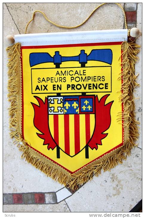 Amicale Des S.P Aix En Pce - Drapeaux