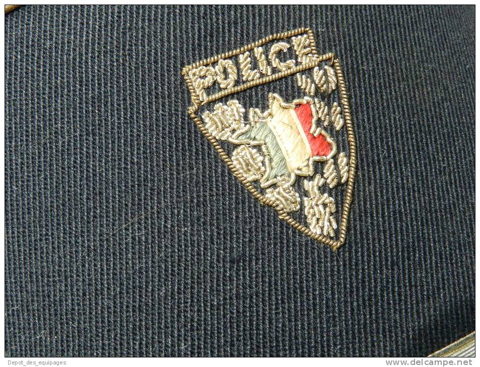 TRES BEL ANCIEN KEPI POLICE - INSIGNE BRODE MAIN -  Années 1960 à Voir ..............#.5 - Police & Gendarmerie