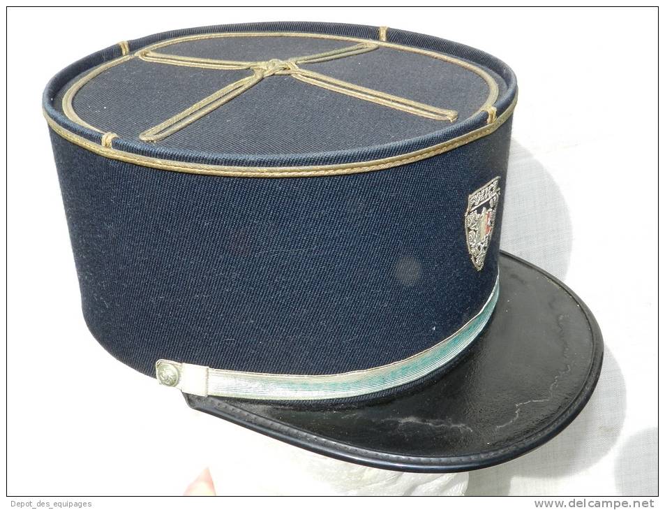 TRES BEL ANCIEN KEPI POLICE - INSIGNE BRODE MAIN -  années 1960 à voir ..............#.5