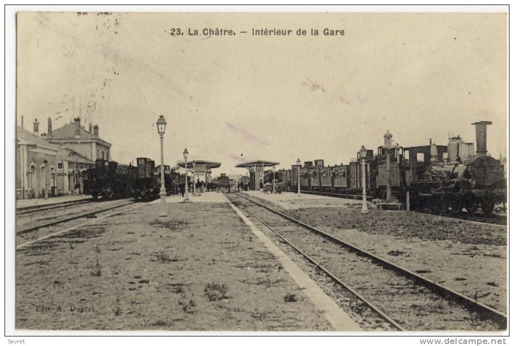 LA CHÂTRE. - Intérieur De La Gare. Train Beau Plan - La Chatre