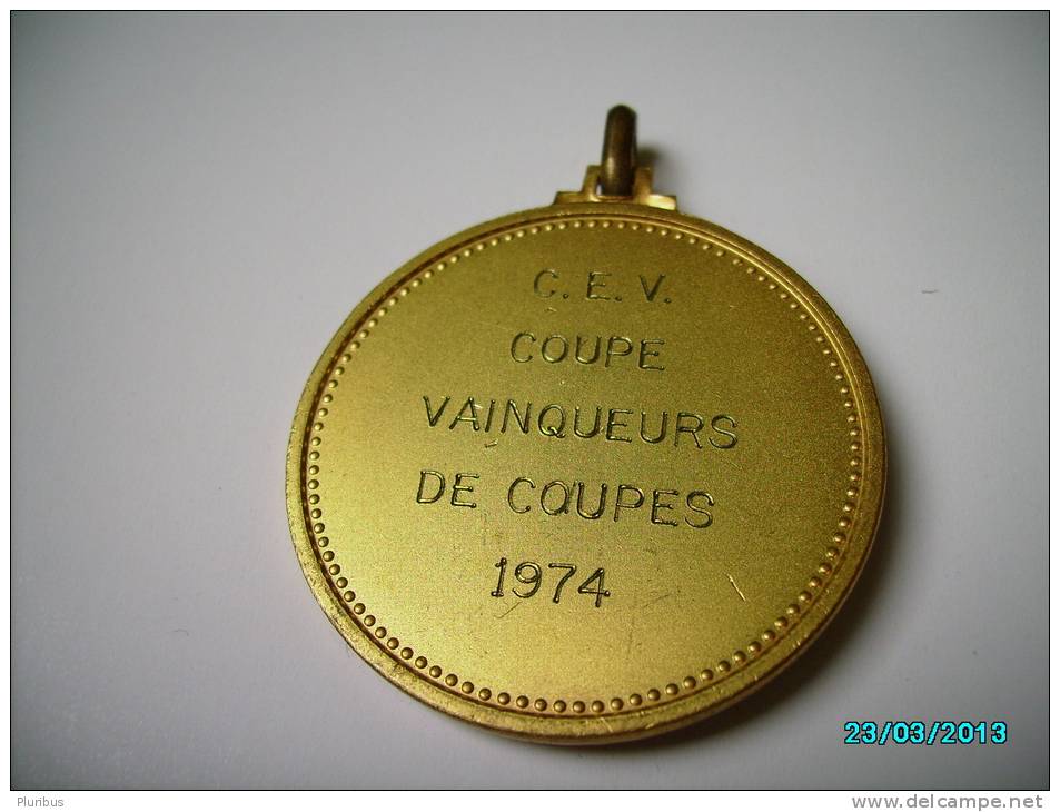 VOLLEYBALL  CEV  COUPE VAINQUEURS DE COUPES 1974 , MEDAL - Pallavolo