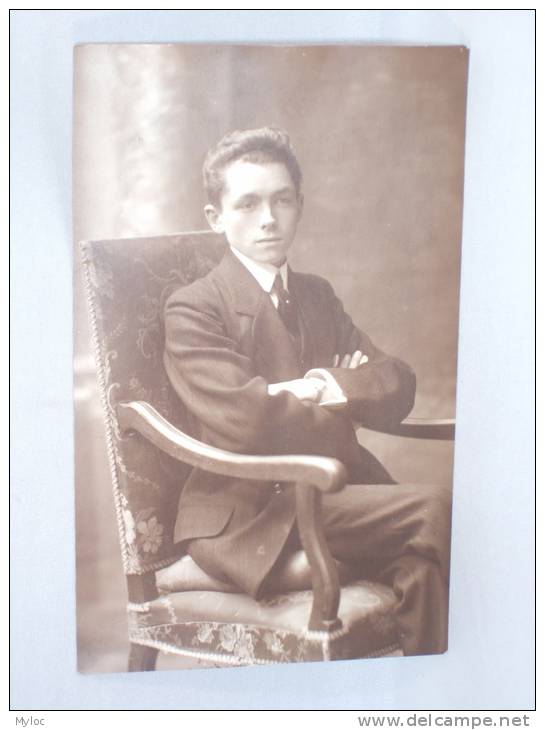 Carte Photo. Jeune Homme. Stern. Bruxelles. 1918 - Personnes Anonymes