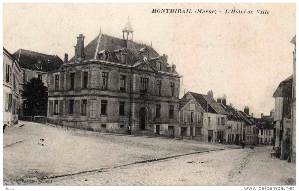 MONTMIRAIL - L´Hôtel De Ville - Montmirail