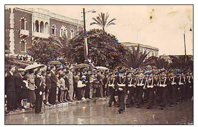 FOTO FORMATO  CARTOLINA SFILATA IN VIA MARINA REGGIO CALABRIA AVANGUARDISTI GIL - Guerra, Militari