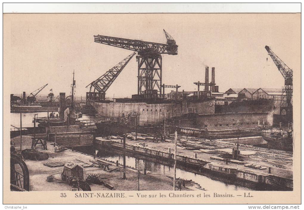 CPA Saint Nazaire, Vue Sur Les Chantiers Et Les Bassins (pk9791) - Saint Nazaire