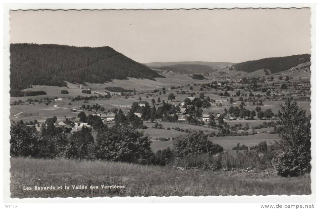 CPSM LES BAYARDS ET LA VALLEE DES VERRIERES, CANTON DE NEUCHATEL, Format 9 Cm Sur 14 Cm Environ, SUISSE, SCHWEIZ - Les Bayards