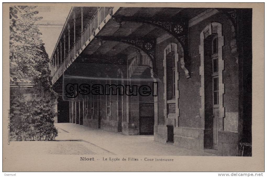 D 79. - NIORT. - Le Lycée De Filles - Cour Intérieure. - (voir Scan). - Niort