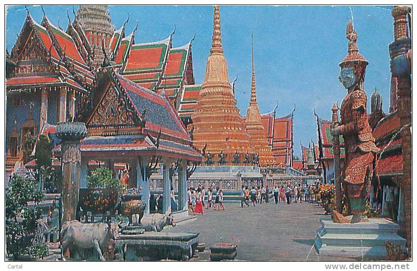 BANGKOK - Inside The Emerald Buddha Temple (Thai Silpa, PC. 304) - Thaïland