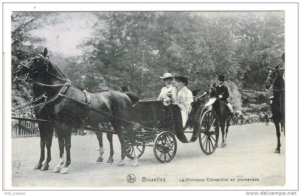 Postkaart / Carte Postale "Bruxelles - La Princesse Clémentine En Promenade" Attelage - Personnages Célèbres