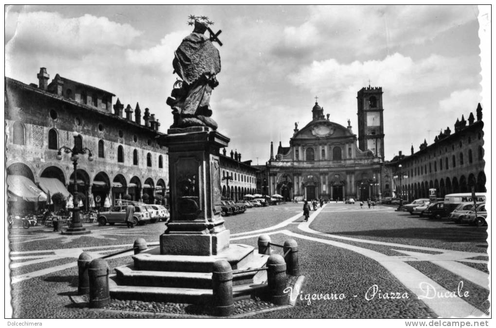 VIGEVANO-PIAZZA DUCALE-AUTO D'EPOCA-PUBBLICITA' MOTTA - Vigevano