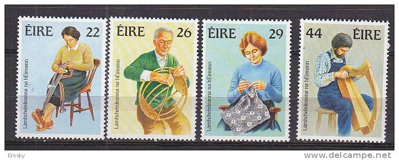 Q0884 - IRLANDE IRELAND Yv N°525/28 ** ARTISANAT - Unused Stamps