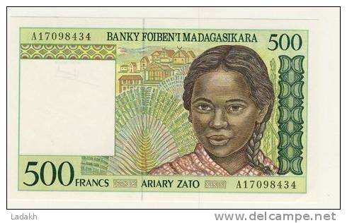 BILLET # MADAGASCAR # 500 FRANCS # 1994-1995 # ARIATY ZATO - Madagascar