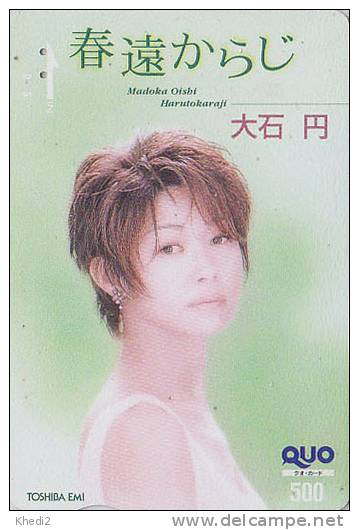 Carte Japon - Jolie Fille /  Musique - MADOKA OISHI - Girl Music Japan Prepaid Card - Frau & Musik Quo Karte - 577 - Musik