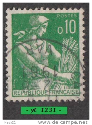 1960- 61  -   Europe   -   France   -  ''  Type  Moisseuneuse ''  10 C. Vert  - - 1957-1959 Moissonneuse