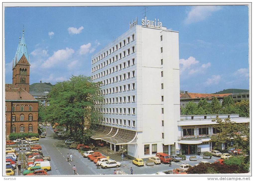 Maribor:4x RENAULT 4, 2x CITROËN DYANE, FIAT 126, VW TRANSPORTER,MERCEDES- Hotel 'Slavija'- Auto/Car/Voiture- Yugoslavia - Toerisme