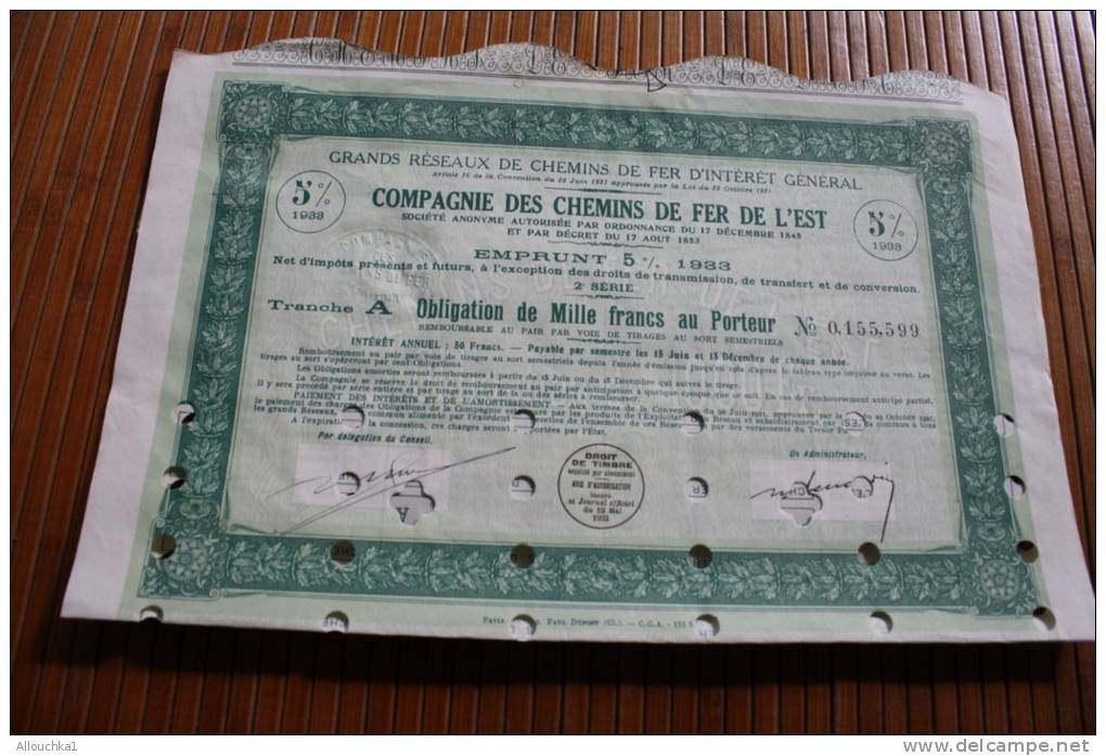 SNCF Compagnie Des Chemins De Fer De L'Est En. 5 % En 1933 Titre Action Perforées Perforations - Railway & Tramway