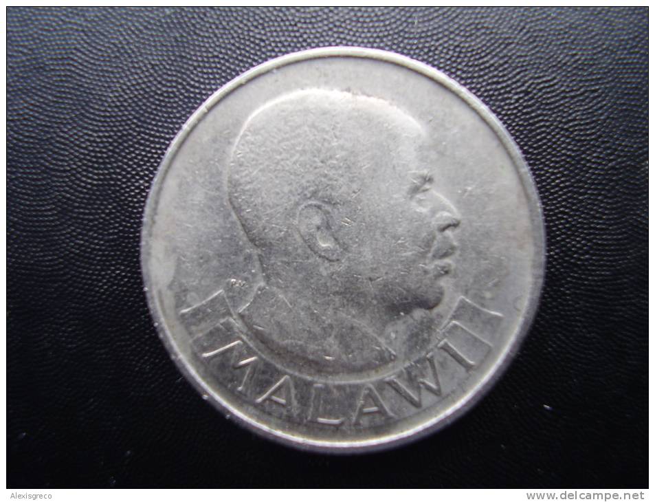 MALAWI 1964  ONE SHILLING  Copper-Nickel-zinc  USED COIN In GOOD CONDITION. - Malawi