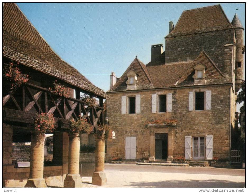 (987) France - Dommes Halles - Markthallen