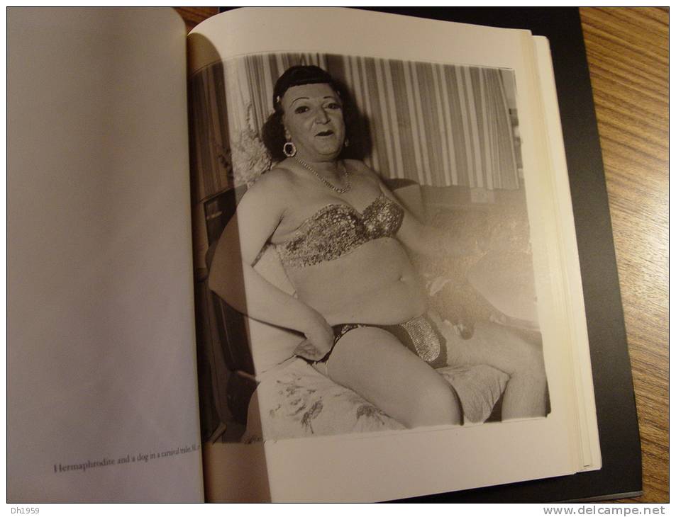 DIANE ARBUS APERTURE MONOGRAPH MILLERTON NEW YORK PHOTOS FOTOS PHOTOGRAPHY TRANSVESTITE  HERMAPHRODITE MAN WOMAN CHILD