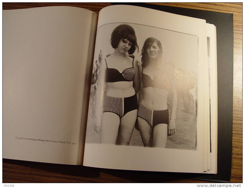 DIANE ARBUS APERTURE MONOGRAPH MILLERTON NEW YORK PHOTOS FOTOS PHOTOGRAPHY TRANSVESTITE  HERMAPHRODITE MAN WOMAN CHILD