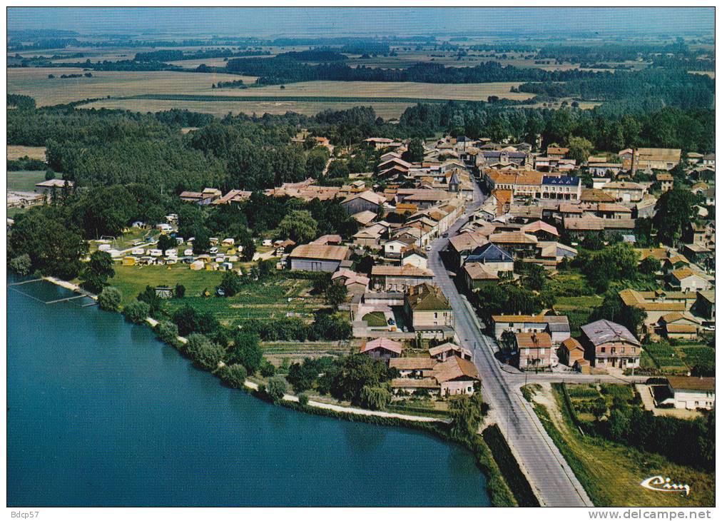 51 - MARNE - GIVRY-EN-ARGONNE  - Vue  Générale  Aérienne  -  Format  10,5  X  14,9 - Givry En Argonne