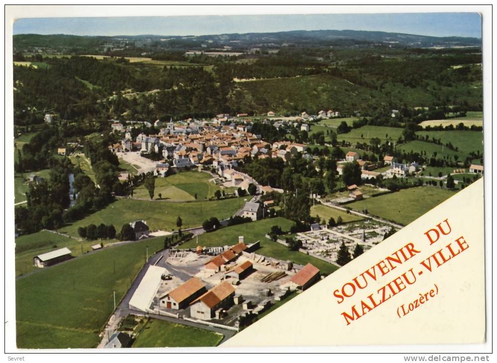 LE MALZIEU-VILLE. - Vue Aérienne Sur Le Centre Touristique .  CPM - Autres & Non Classés