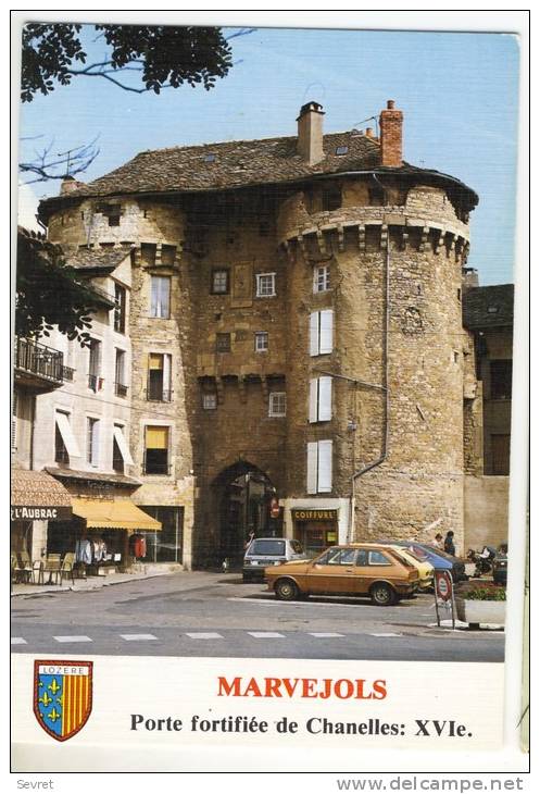 MARVEJOLS. - Porte Fortifiée De Chanelles : XVIe . Voitures Années 70. CPM - Marvejols