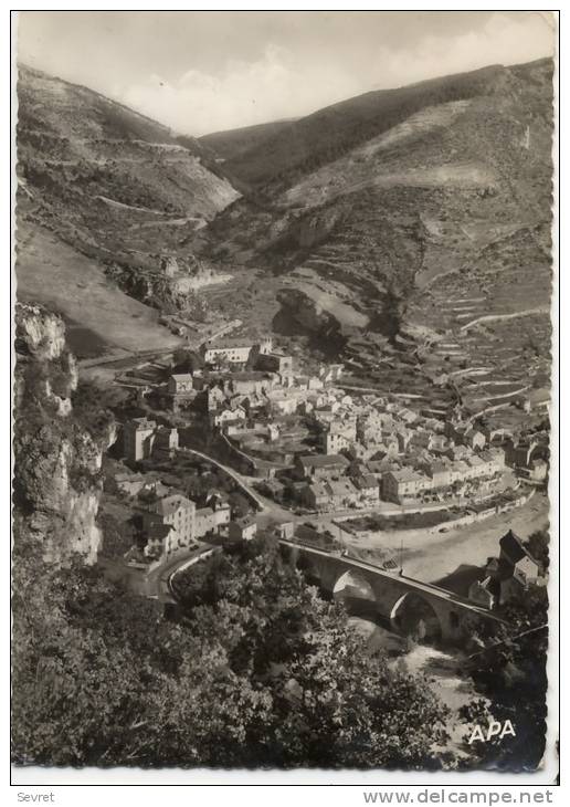 STE ENIMIE. - Vue Aérienne. CPM Dentelée - Andere & Zonder Classificatie