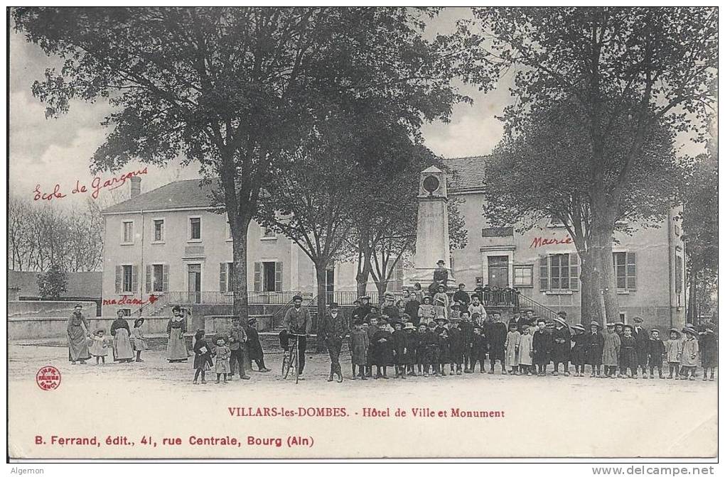 6742 - Villars Les Dombes Hôtel De Ville Et Monument (pli Horizontal) - Villars-les-Dombes