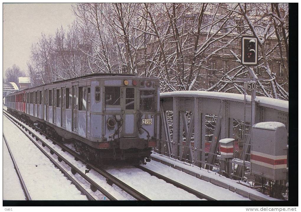 Rame Sprague  Grise --- La Ligne N° 2 Sous La Neige , 13 Fevrier 1978 - Subway