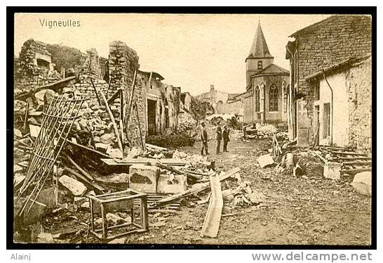 CP   Guerre 14 18   ---   Vigneulles  :  La Rue Et L'église - Vigneulles Les Hattonchatel