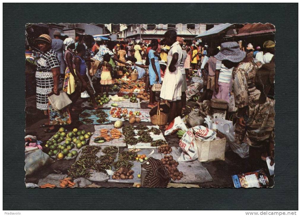 Saint-Vincent-les-grenadines - Saturday Market - Saint-Vincent-et-les Grenadines
