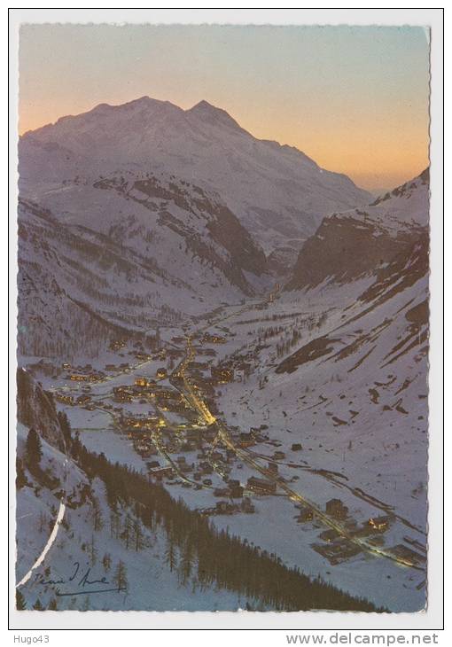 (RECTO / VERSO) VAL D' ISERE - VUE DE NUIT SUR LA STATION DEPUIS LE SOMMET DES PRECIPICES DES DANAIDES - VISUEL ABIME - Val D'Isere