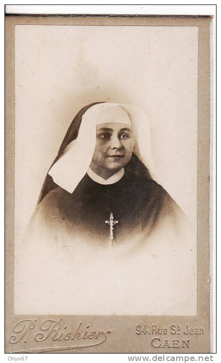 PHOTO 105 X 65mm CDV Nonne-Religieuse-Bonne-soeur-RELIGION-Photo Paul RICHIER Caen (Calvados) PUBLICITE VERSO - Anciennes (Av. 1900)