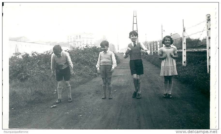 BOECHOUT Enfants Devant La Voie De Chemin De Fer Train Maison 1939 - Boechout